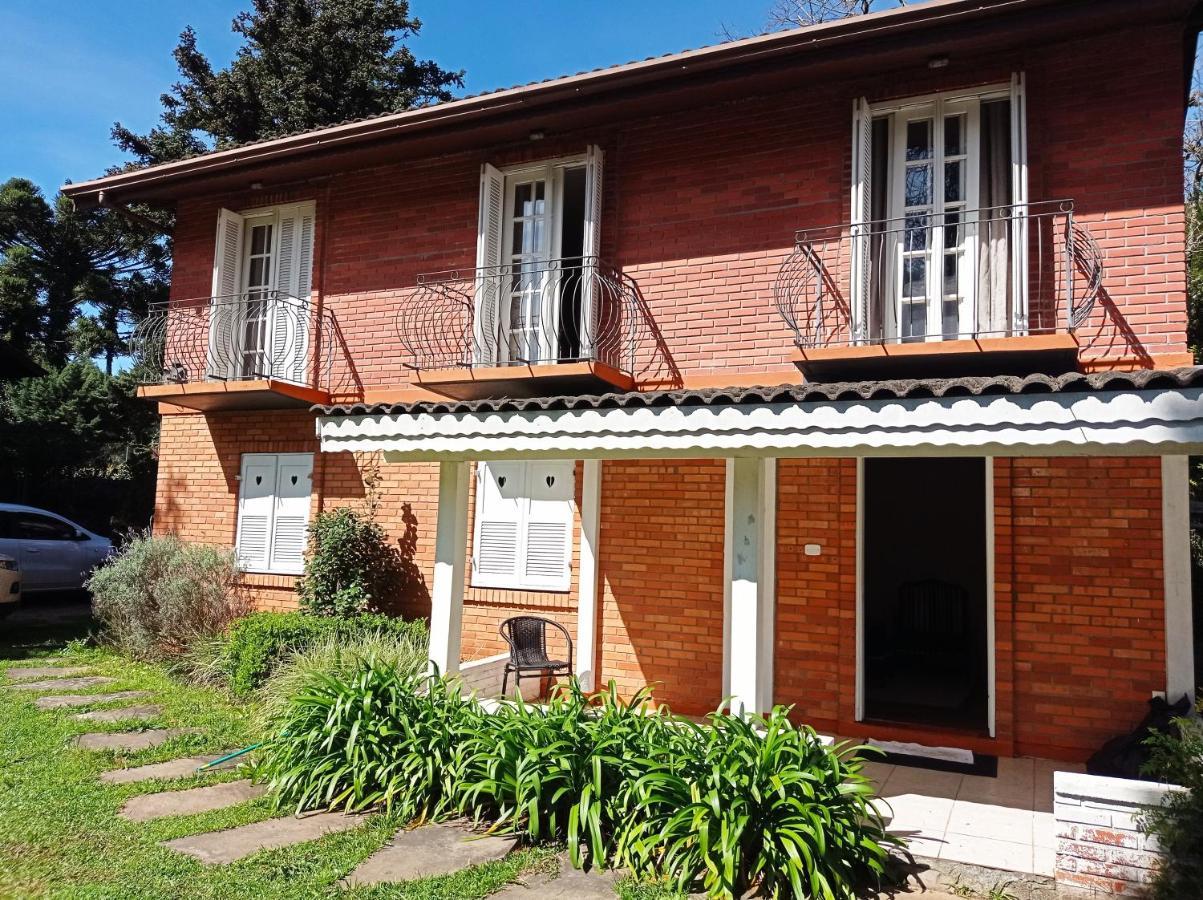 Lindo Sobrado Central Com 3 Apartamento