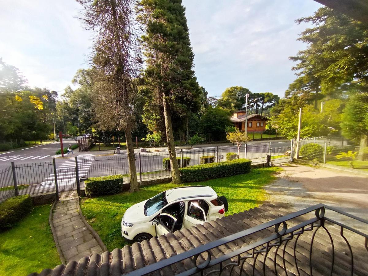 Lindo Sobrado Central Com 3 Gramado
