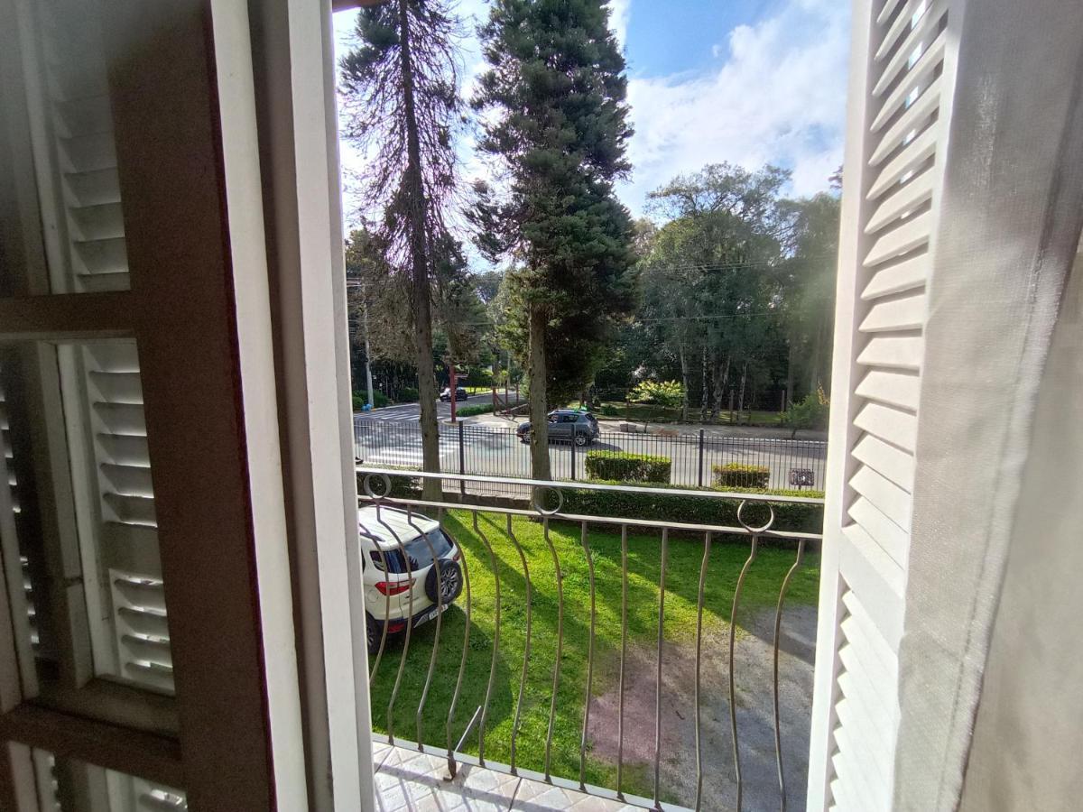 Lindo Sobrado Central Com 3 Apartamento
