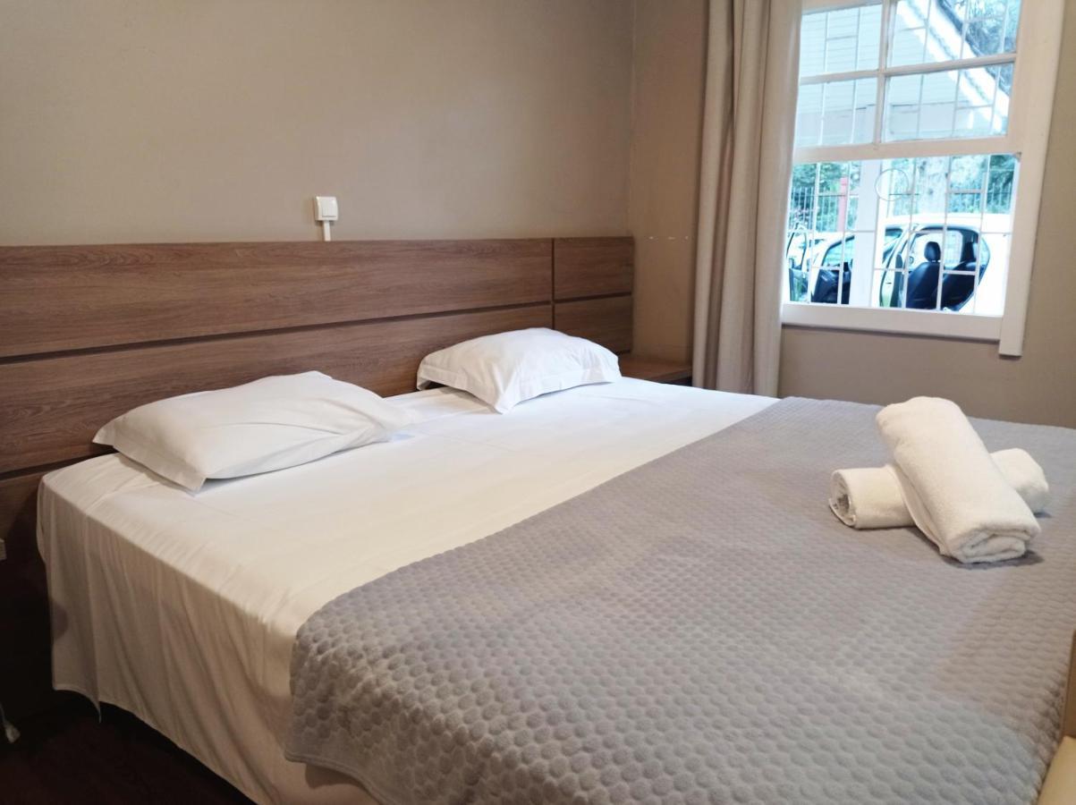 Lindo Sobrado Central Com 3 Apartamento